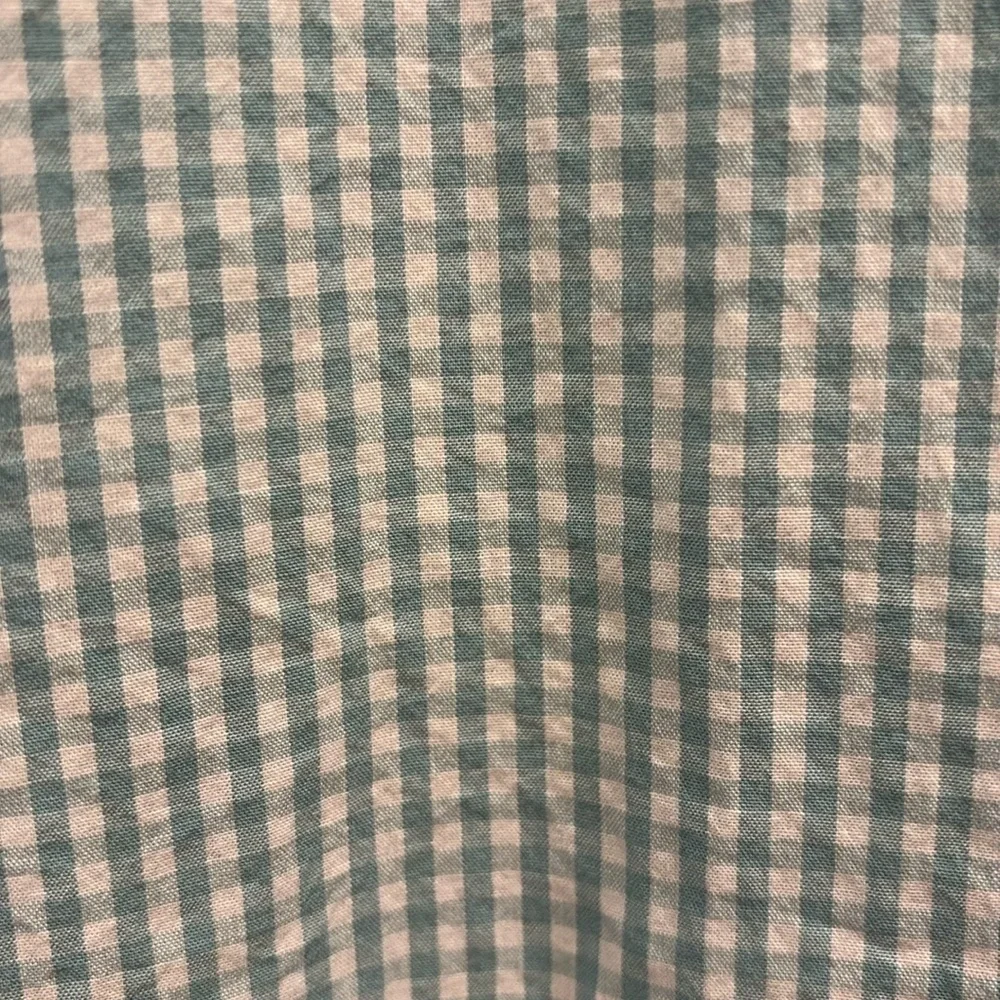 J.Crew men’s plaid collared button down shirt. Size small slim fit. Flex washed.